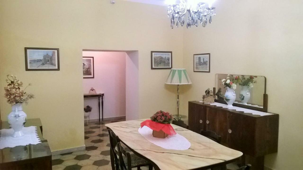 Angelina Antica Dimora Bed and Breakfast Terracina Buitenkant foto