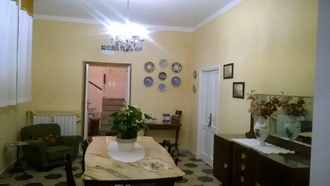 Angelina Antica Dimora Bed and Breakfast Terracina Buitenkant foto